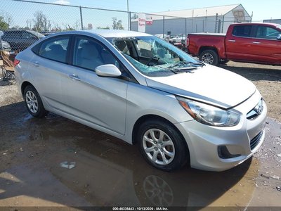 KMHCT4AE6DU****** 2013 Hyundai Accent
