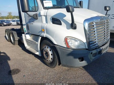 3AKJGBDV4ES****** 2014 Freightliner Cascadia 113