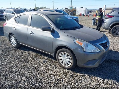 3N1CN7AP2GL****** 2016 Nissan Versa