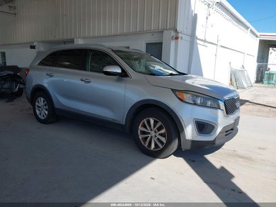 5XYPGDA50HG****** 2017 Kia Sorento
