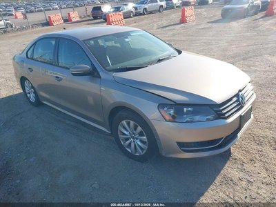 1VWAS7A37FC****** 2015 Volkswagen Passat