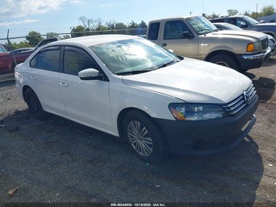 1VWAT7A36FC****** 2015 Volkswagen Passat