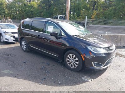 2C4RC1EG4JR****** 2018 Chrysler Pacifica