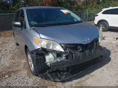 5TDZK3DC8CS****** 2012 Toyota Sienna