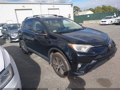 2T3RFREV9JW****** 2018 Toyota RAV4