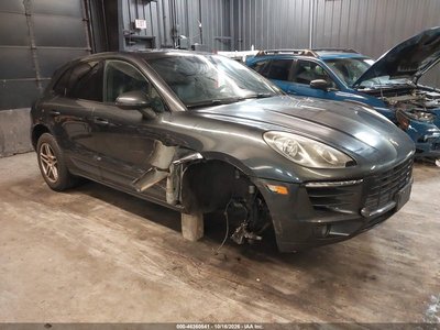 WP1AA2A52HL****** 2017 Porsche Macan