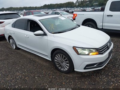 1VWBT7A33HC****** 2017 Volkswagen Passat