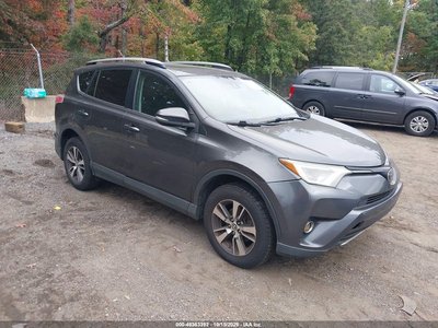 JTMWFREV9HJ****** 2017 Toyota RAV4