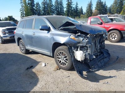 5TDDK3EH8DS****** 2013 Toyota Highlander