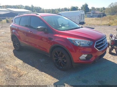 1FMCU0GD4HU****** 2017 Ford Escape
