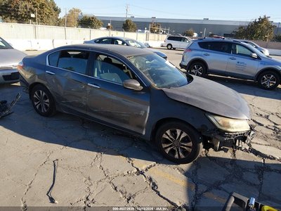1HGCR2F37DA****** 2013 Honda Accord