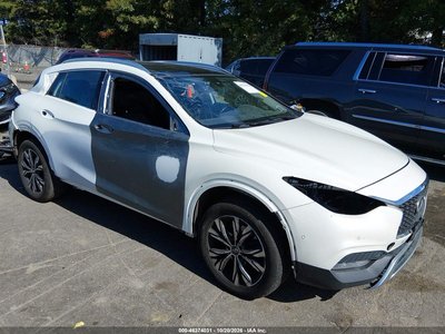 SJKCH5CR2JA****** 2018 Infiniti QX30