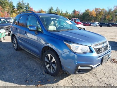 JF2SJAEC3JH****** 2018 Subaru Forester