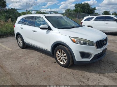 5XYPGDA52GG****** 2016 Kia Sorento