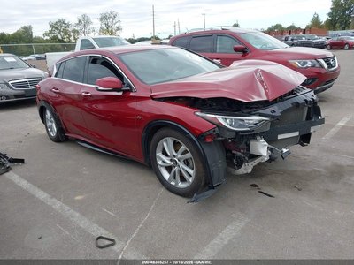 SJKCH5CP8HA****** 2017 Infiniti QX30