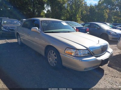 2LNBL8CV6AX****** 2010 Lincoln Town Car