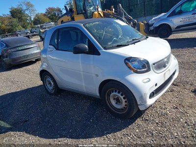 WMEFJ5DA8GK****** 2016 Smart Fortwo