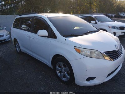 5TDKK3DC5CS****** 2012 Toyota Sienna